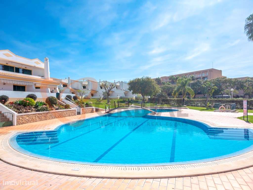 Moradia V2 para venda, inserida em condomínio privado com piscina, ...-26