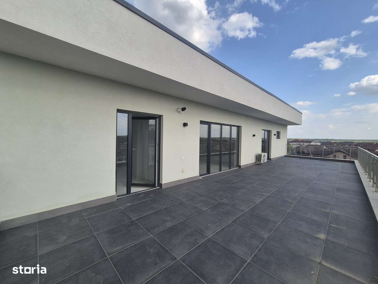 Apartament penthouse 4 camere, teresa 61 mp, Arad, comision 0-3