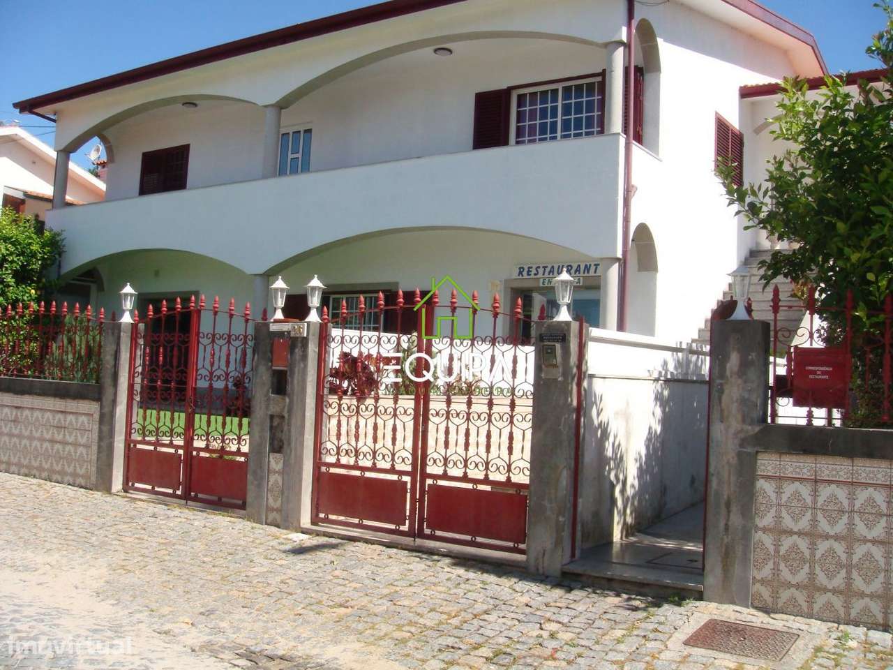 Prédio habitacional e restaurante em Lordelo, Guimarães-27