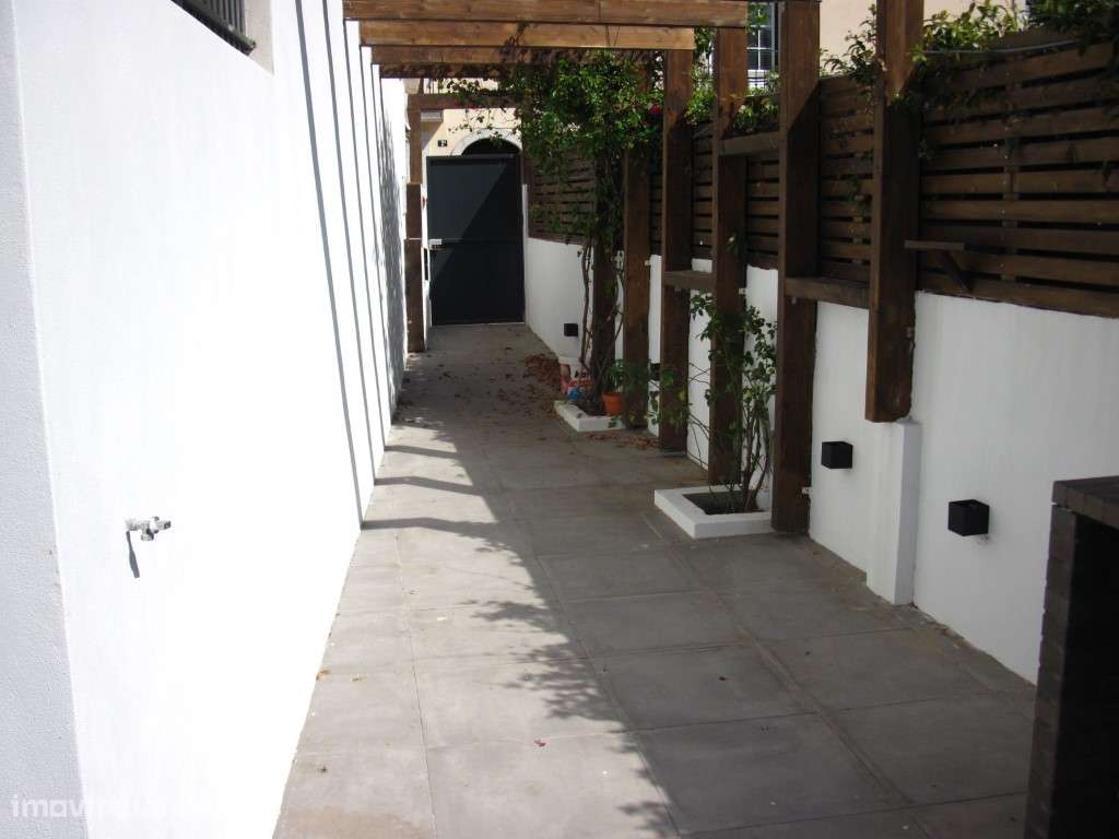 'Moradia T1 + 1' - Totalmente Remodelada centro de Alcochete - Grande imagem: 5/25