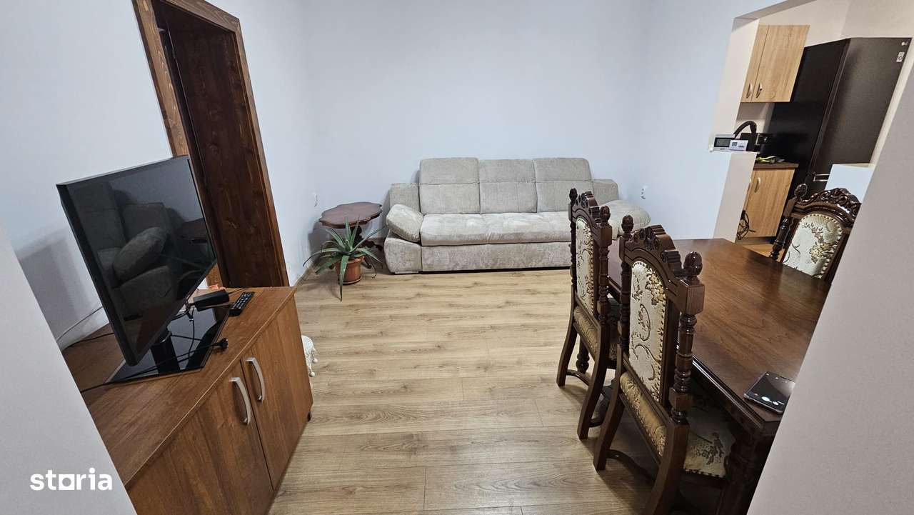 Casa cu 3 dormitoare de inchiriat in zona Iosia (strada Zarandului) - Imagine principală: 2/17