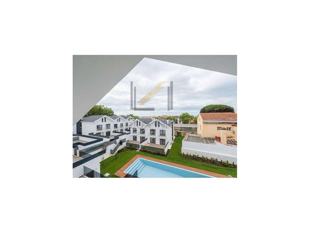 Moradia de Luxo T4 , São Pedro Do Estoril, com Piscina e Garagem-59