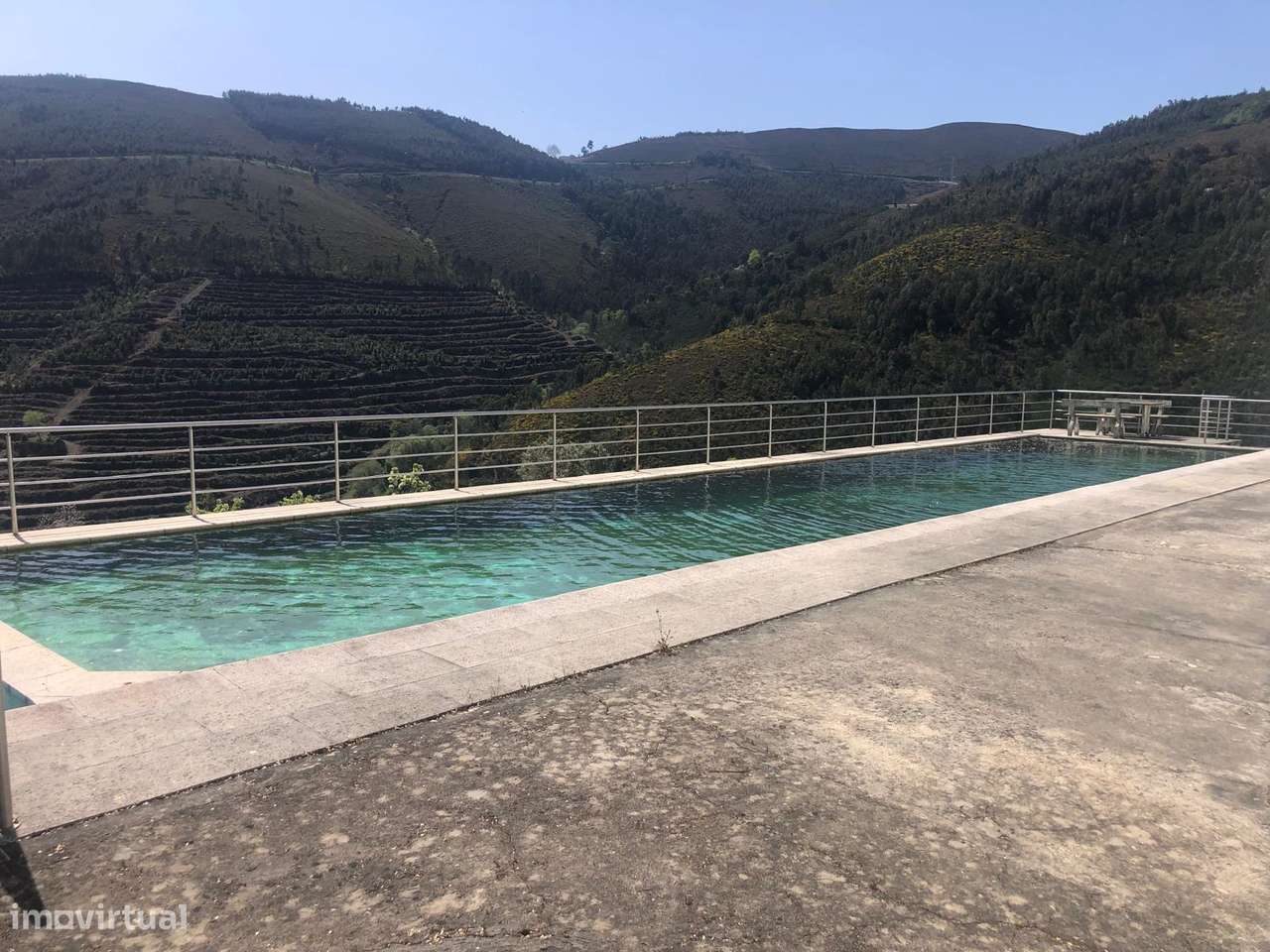 Quinta espetacular na região do vinho verde em plena produção-23