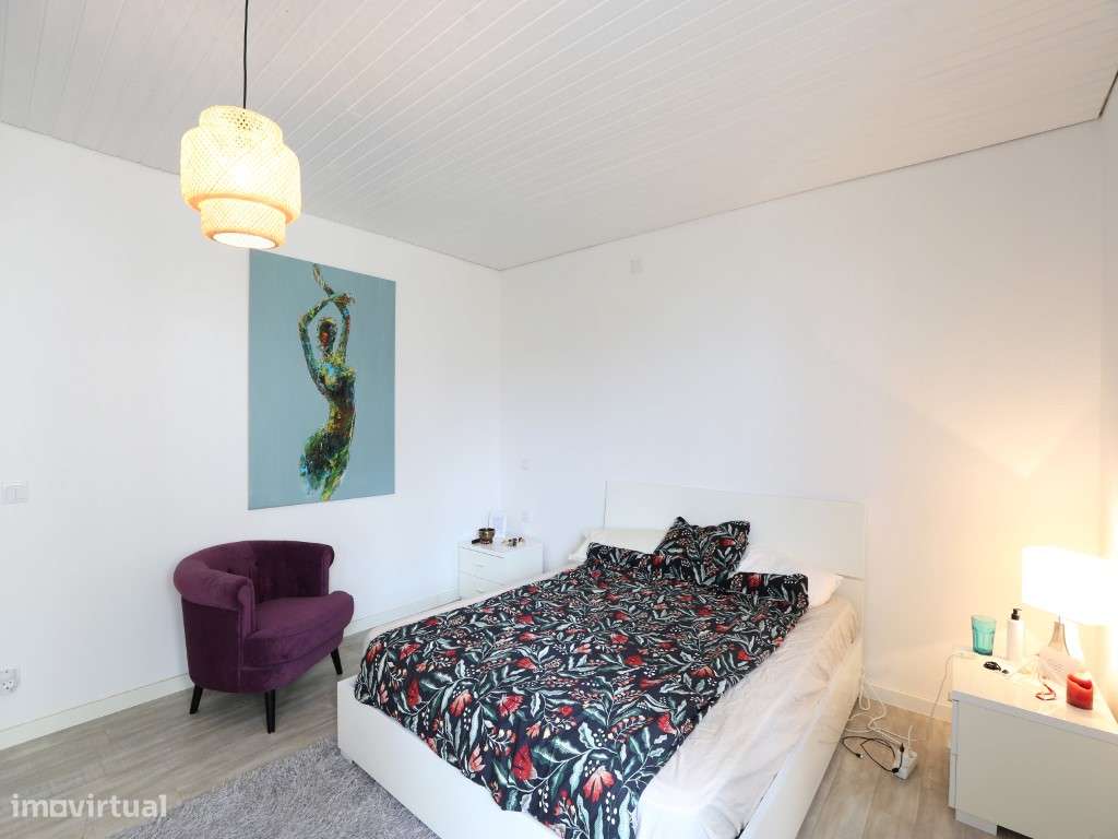 Moradia isolada V2+2 com vista mar na Praia da Légua-26