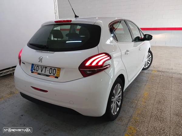 Peugeot 208 1.2 PureTech Allure - 2