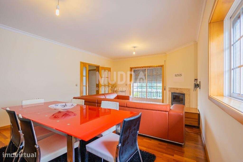 Moradia isolada com área exterior em Santa Maria da Feira - Grande imagem: 4/58