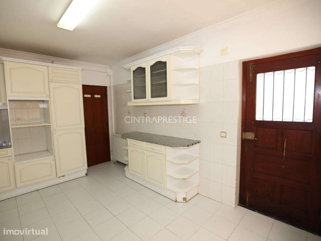 Lourel -Moradia T4 com sotão , garagem e churrasqueira - Conforto, ...-19