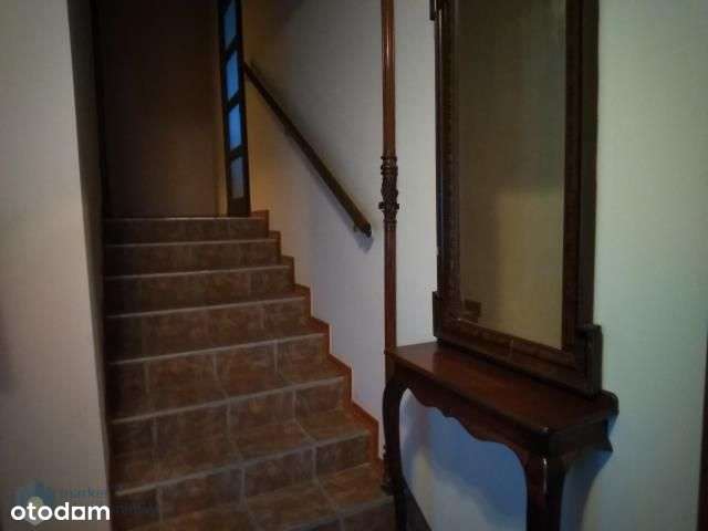 Lokal idealny dla rodziny lub na siedzibę firmy!-18