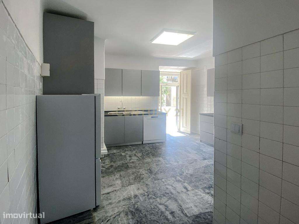 Apartamento T5 no Chiado-7