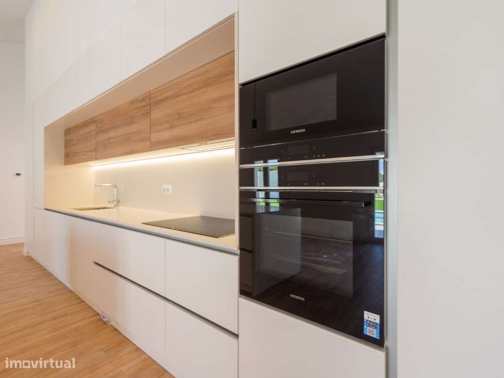 FANTÁSTICA MORADIA TÉRREA COM PISCINA, SABUGO - Grande imagem: 5/60