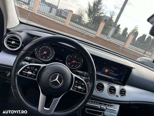 Mercedes-Benz E 220 d T 9G-TRONIC - 10