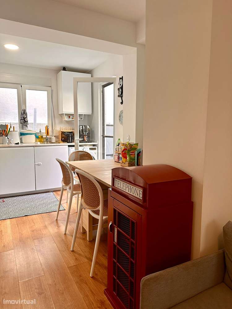 Apartamento T2+1 com pátio privativo no centro de Alverca do Ribatejo-5