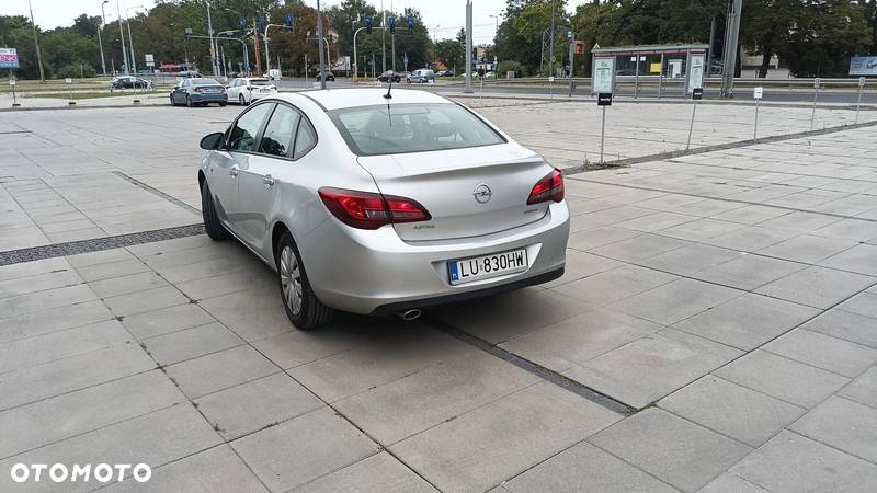 Opel Astra - 9