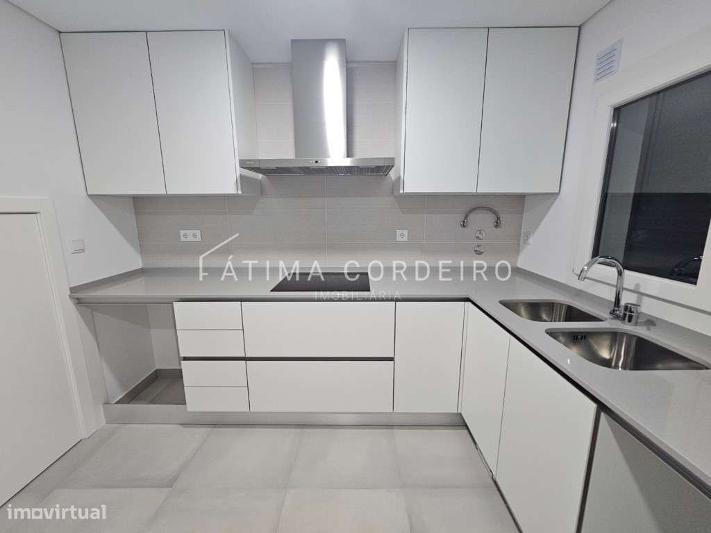 Excelente Moradia T3 em construção, Fernão Ferro.-11