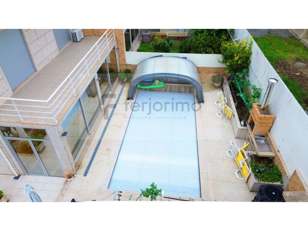 'NOVIDADE'
Excelente Moradia Geminada-2