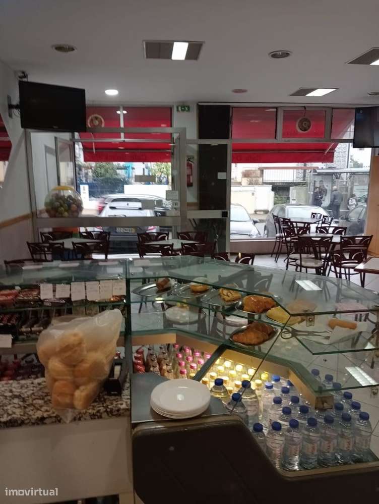 GRANDE OPORTUNIDADE ! TRESPASE DE CAFE EM GAIA-13