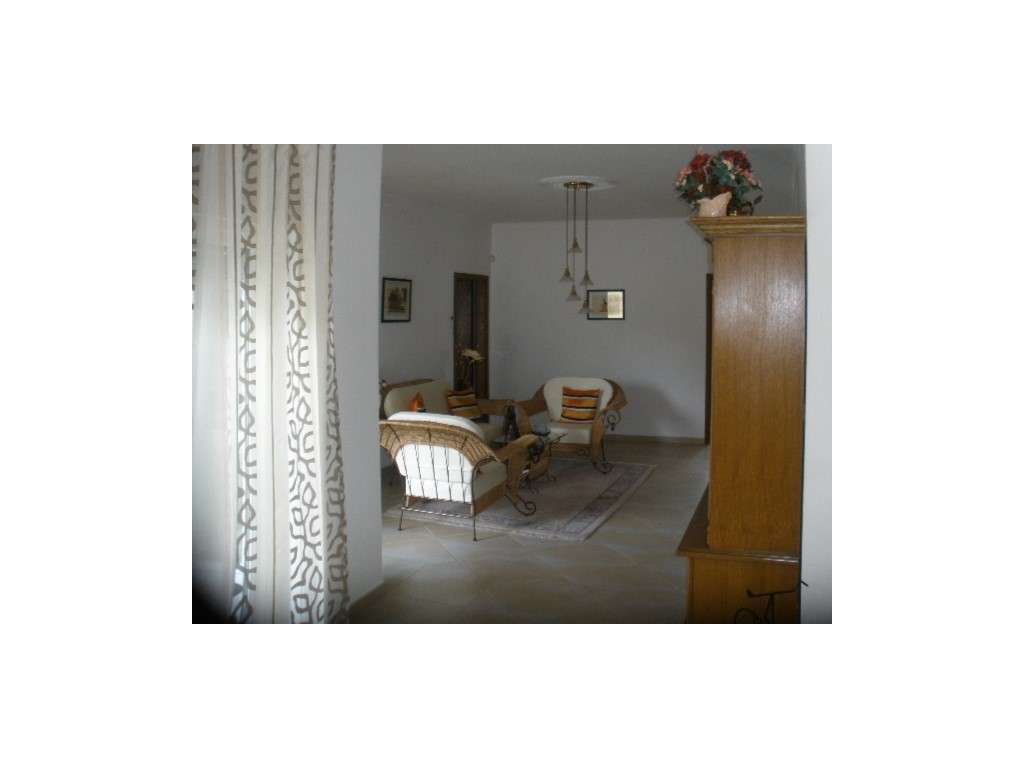 Moradia T3+2 individual, térrea com anexo T2 e piscina na zona de C...-6