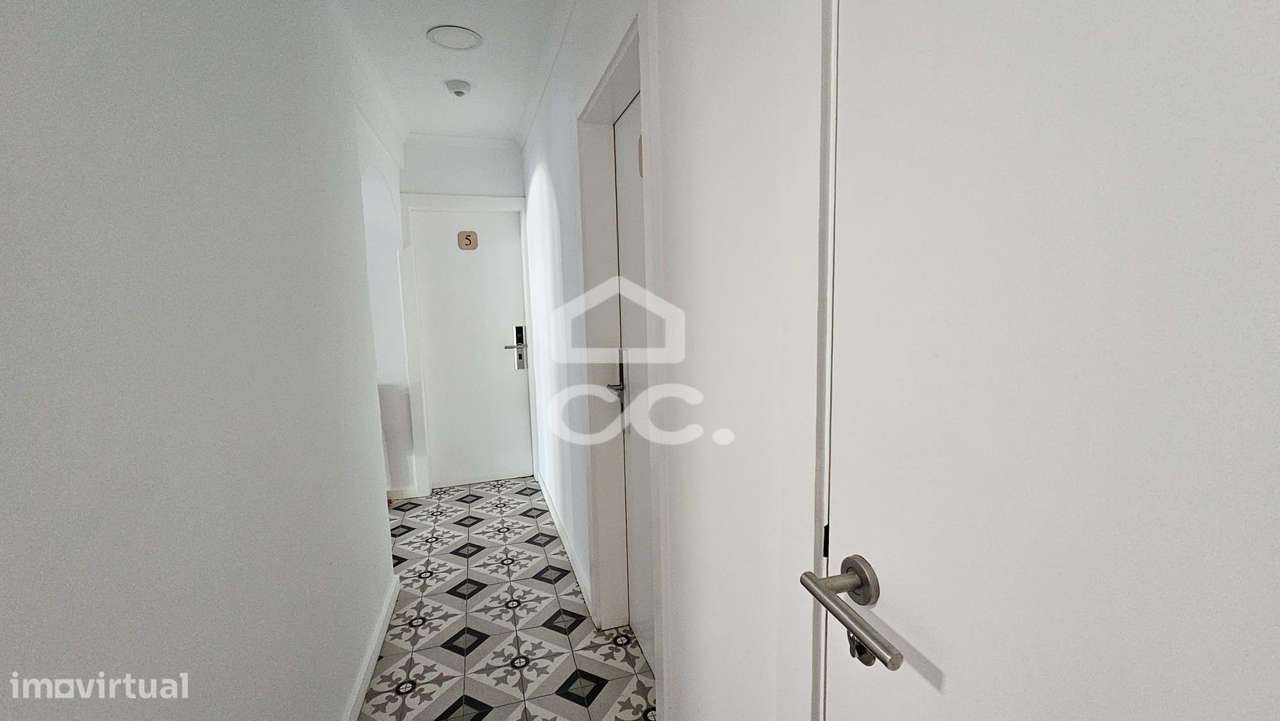 Alojamento com 10 quartos, pronto a rentabilizar, com obras recentes e-38