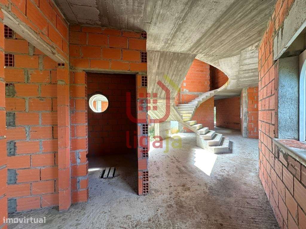 Moradia T6 em construção!-25