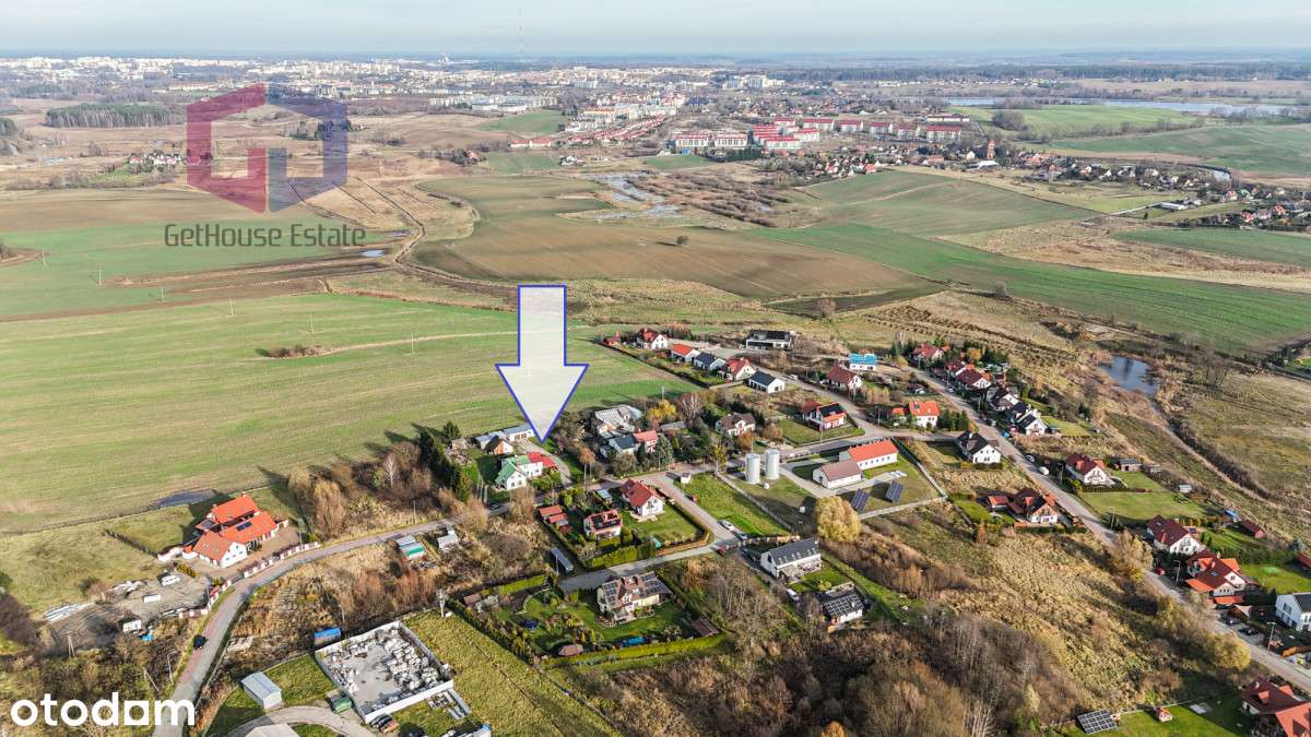 Dom bliźniak z dużą działką w Bartągu-0