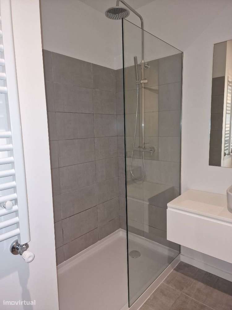 T2 na rua Monte de Aldao Guimarães - Grande imagem: 4/9