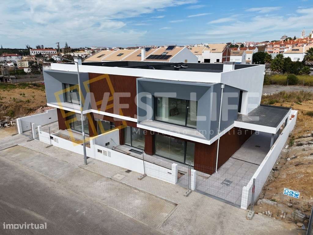 Arquitetura Contemporânea - NOVA - Moradia T4 com três suítes junto... - Grande imagem: 2/18