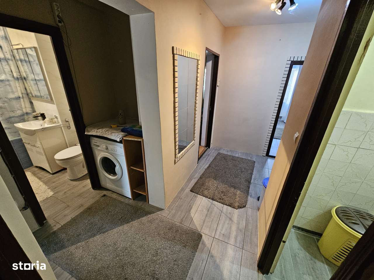 Vand ap cu 3 camere zona Posta 4-11