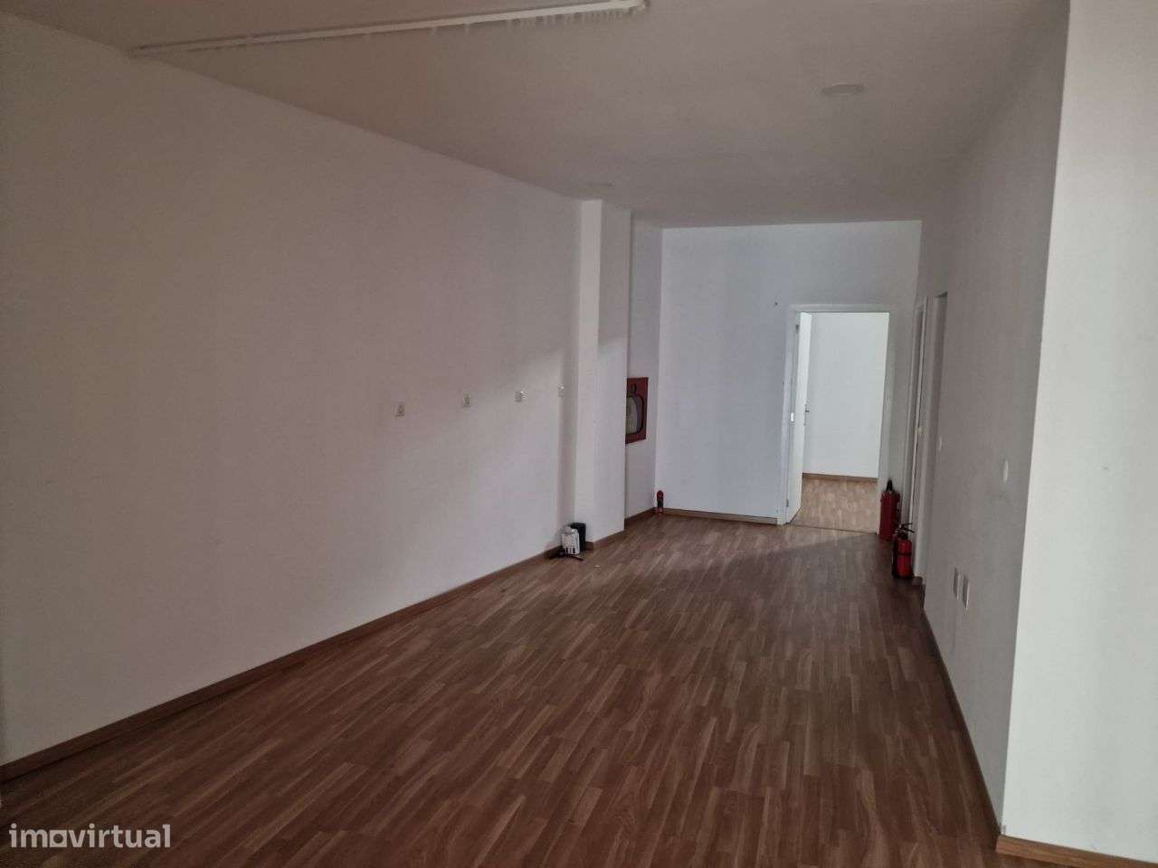 Loja com 223m2 junto á Av. da Boavista Porto-2