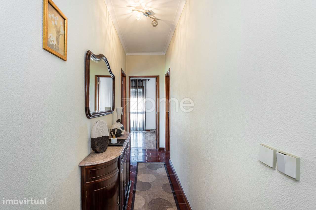 Apartamento T3 em Ermesinde com garagem Box-17