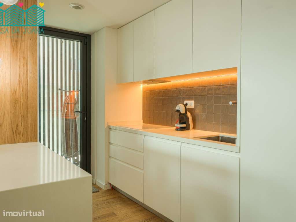 Apartamento T3 com Garagens Fechadas na Praia da Barra - Grande imagem: 4/33