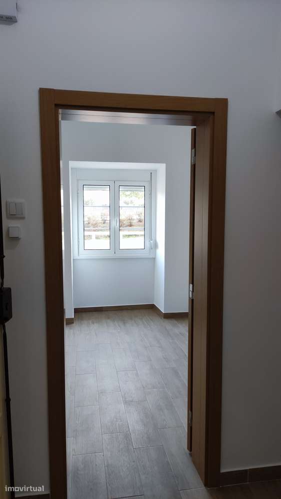 Apartamento de tipologia T2+1 de frente ao metro de Moscavide - Grande imagem: 4/11