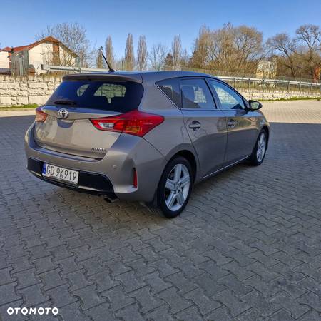 Toyota Auris 1.6 Prestige - 9