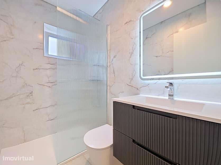 Apartamento T2 com garagem em zona de Celas, Coimbra-8