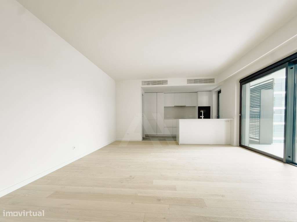 Apartamento T2 nas Avenidas Novas em Condomínio Fechado - Grande imagem: 4/41