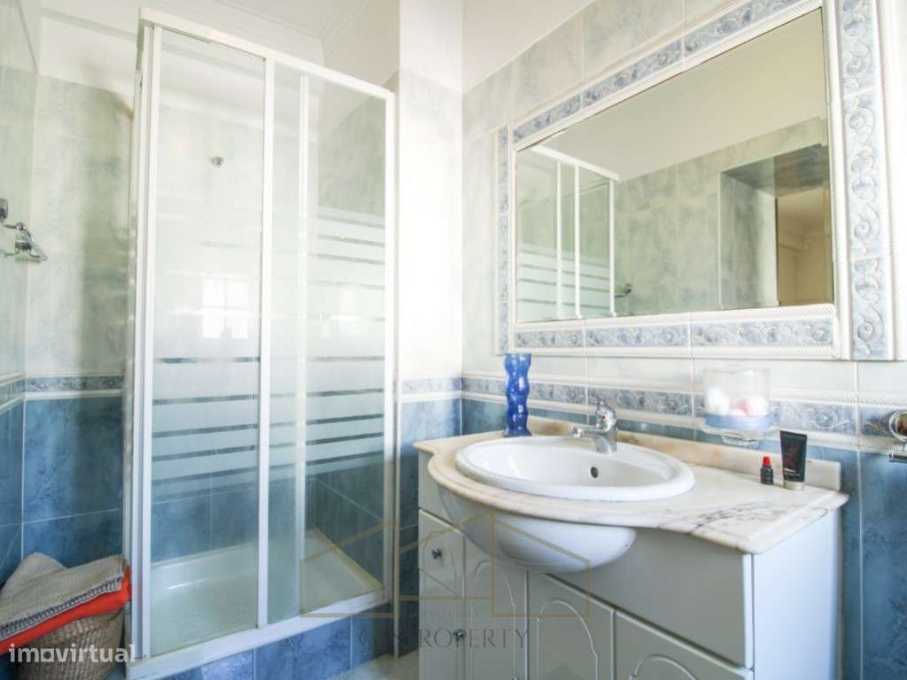 Moradia T3 nos Foros da Amora-24