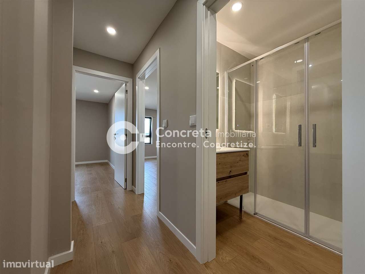 Apartamento T2 remodelado com garagem em Arcozelo, Barcelos-13