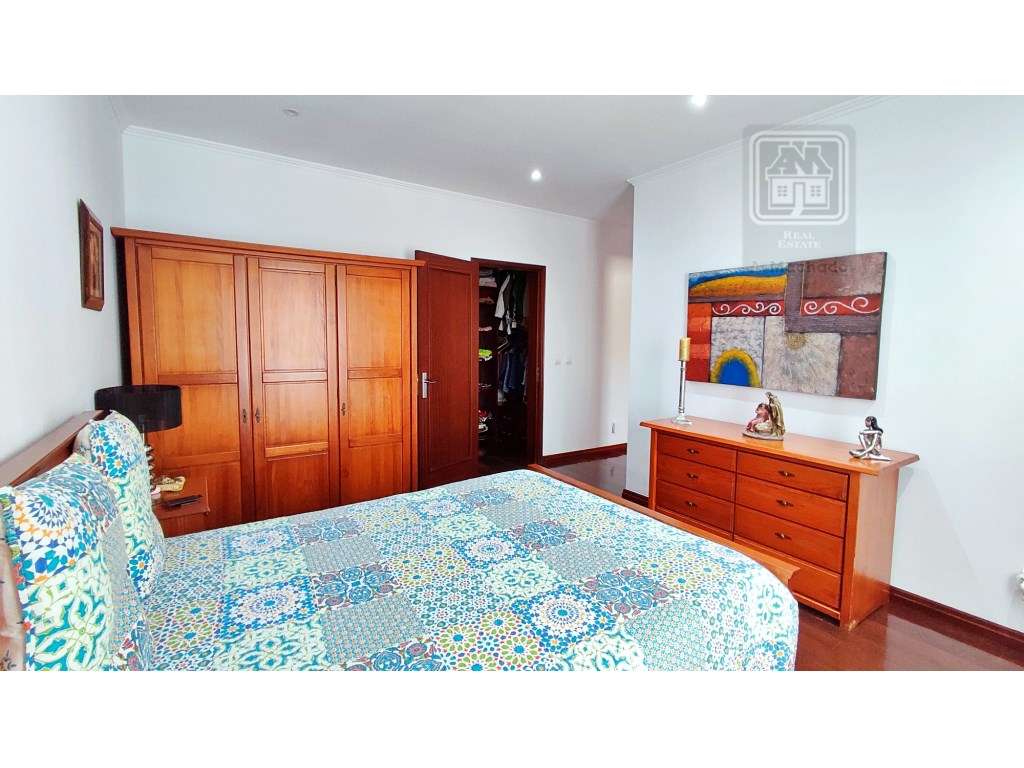 VENDA de MORADIA - VIVENDA com alojamento local e piscina - Fenais ...-29