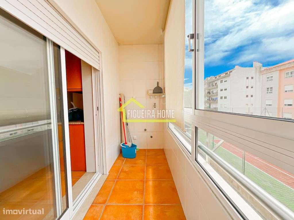 T4 na cidade em excelente estado com garagem-18