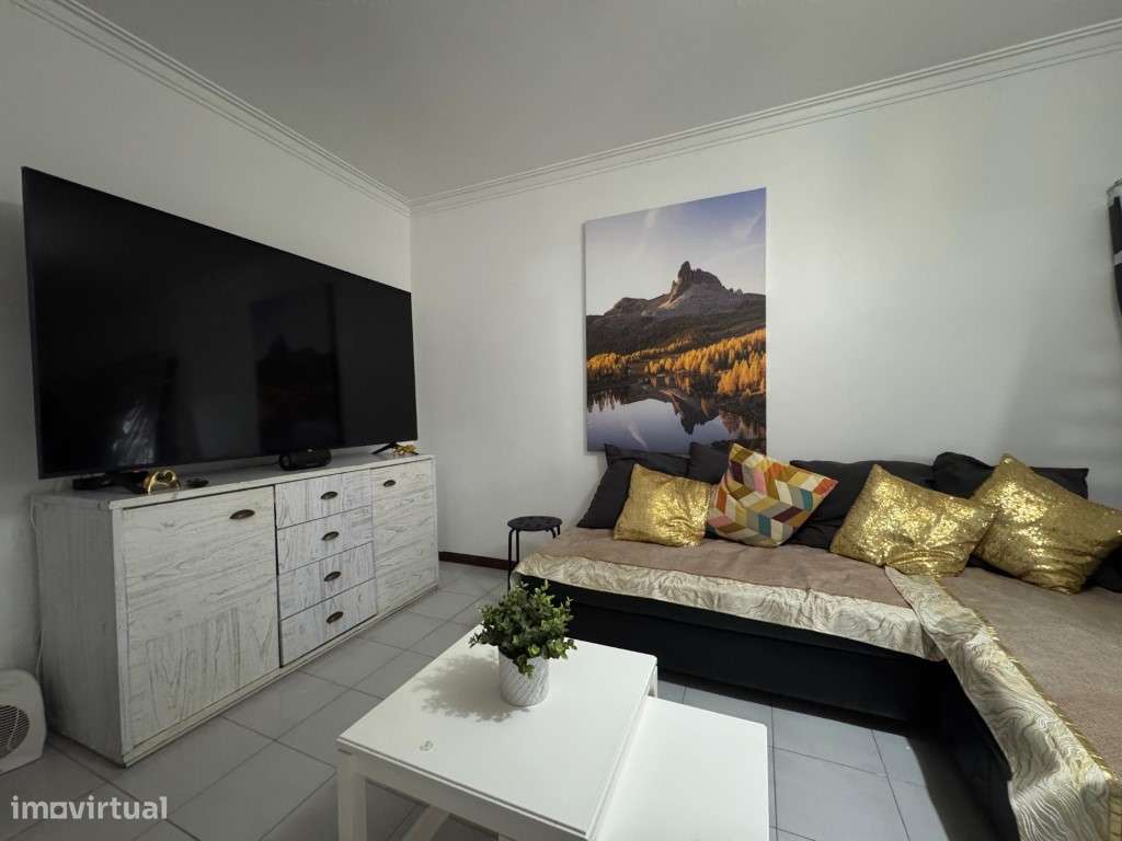 APARTAMENTO T3 - NA RUA CORREIA GARÇÃO - ODIVELAS-2