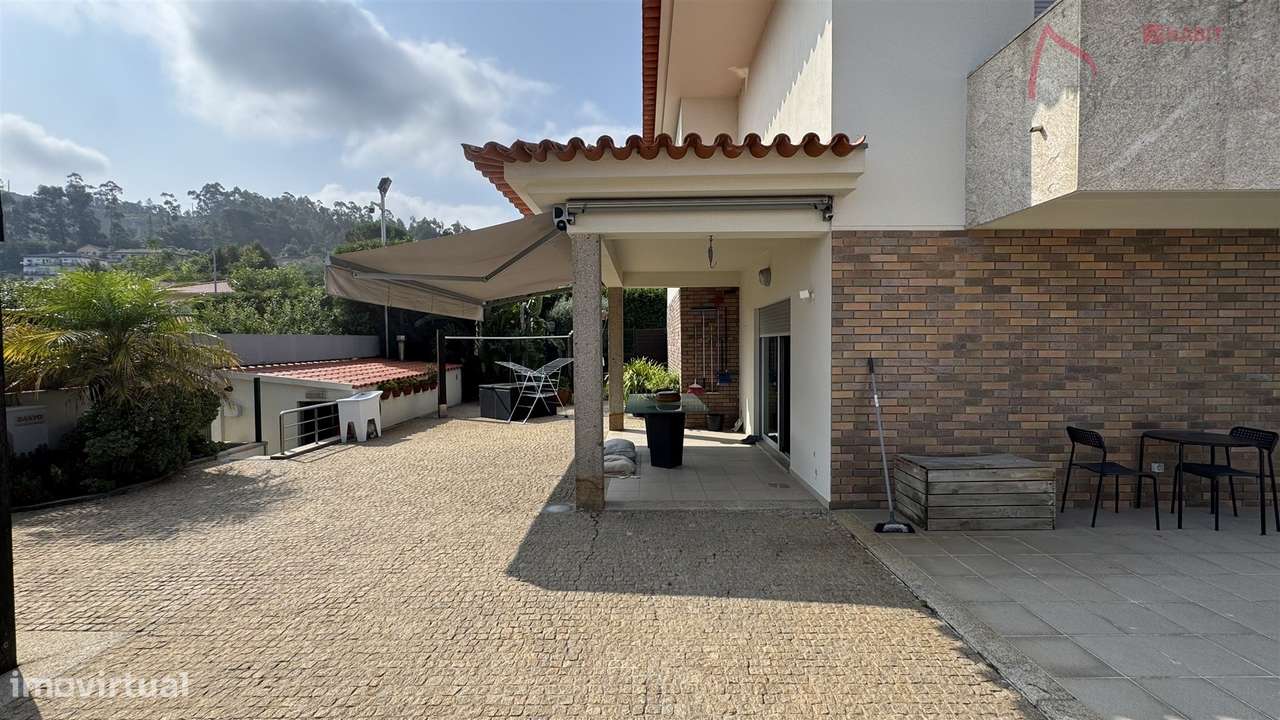 Moradia Isolada T3 com Piscina em Adaufe, Braga-49