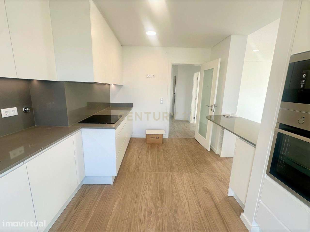 T3 Tires - 3 parqueamentos e arrecadação-14