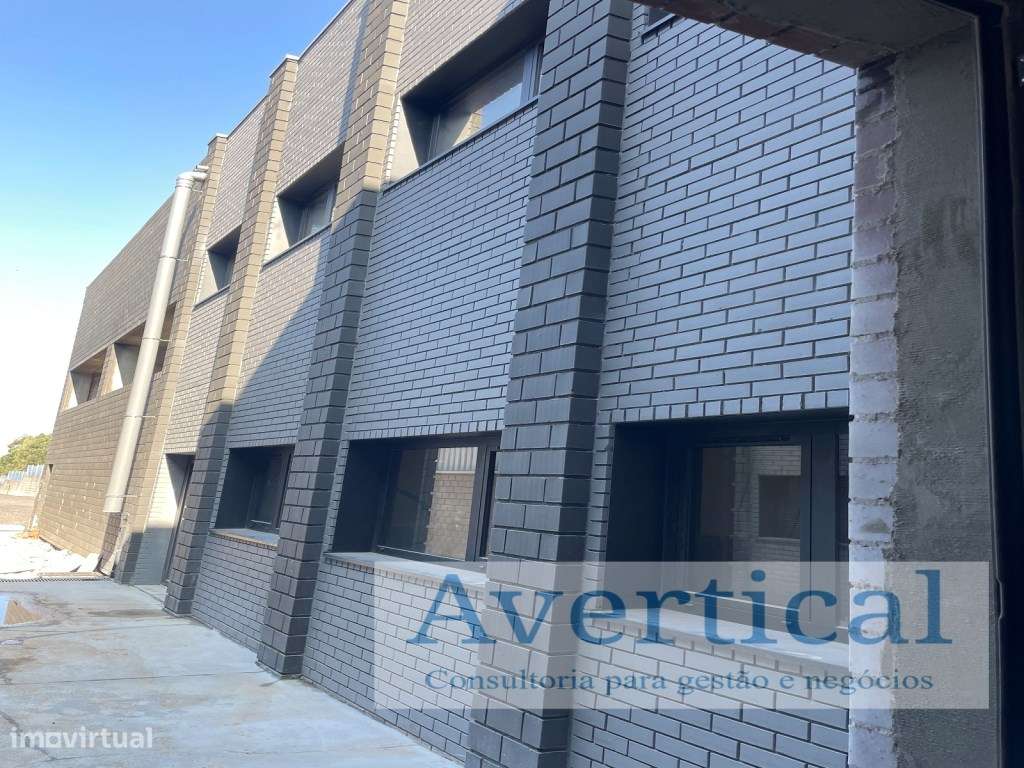 NOVO - Armazém c/ Escritório-4