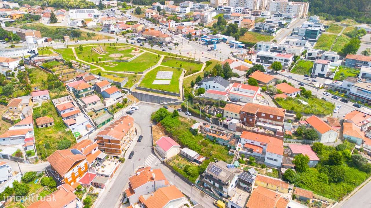 Terreno de 800 m² com Projeto Aprovado | Moradia T3 Contemporânea | Sã-29