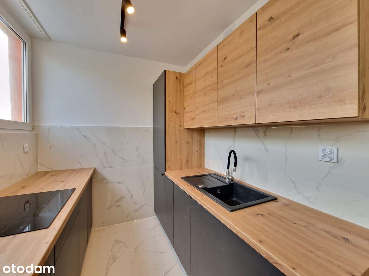 2 pokoje, balkon, winda, piwnica - po generalnym remoncie, blisko UE - Pełny obrazek: 4/10