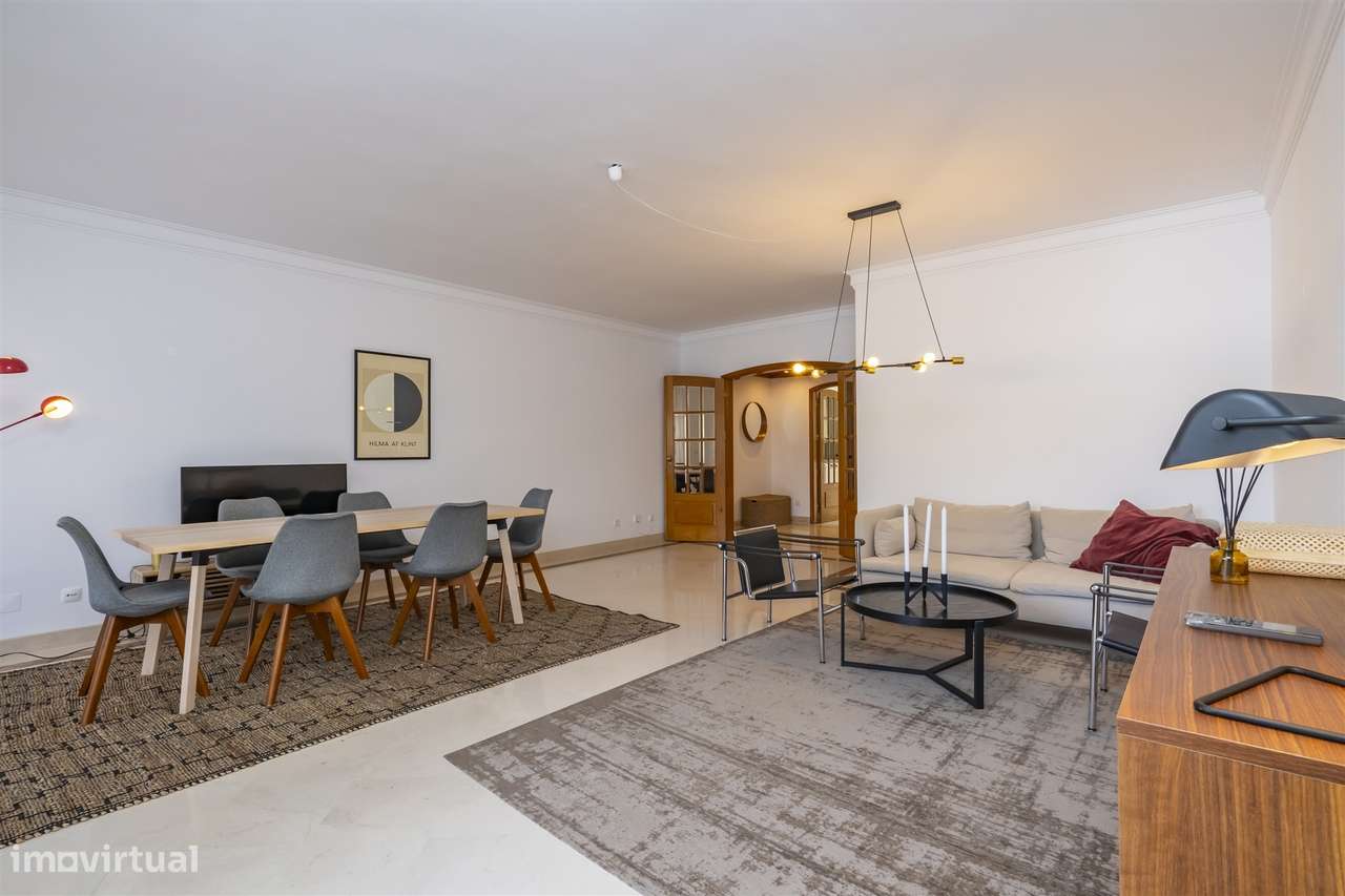 Apartamento com três quartos, varanda, terraço, box no Estoril - Grande imagem: 4/35