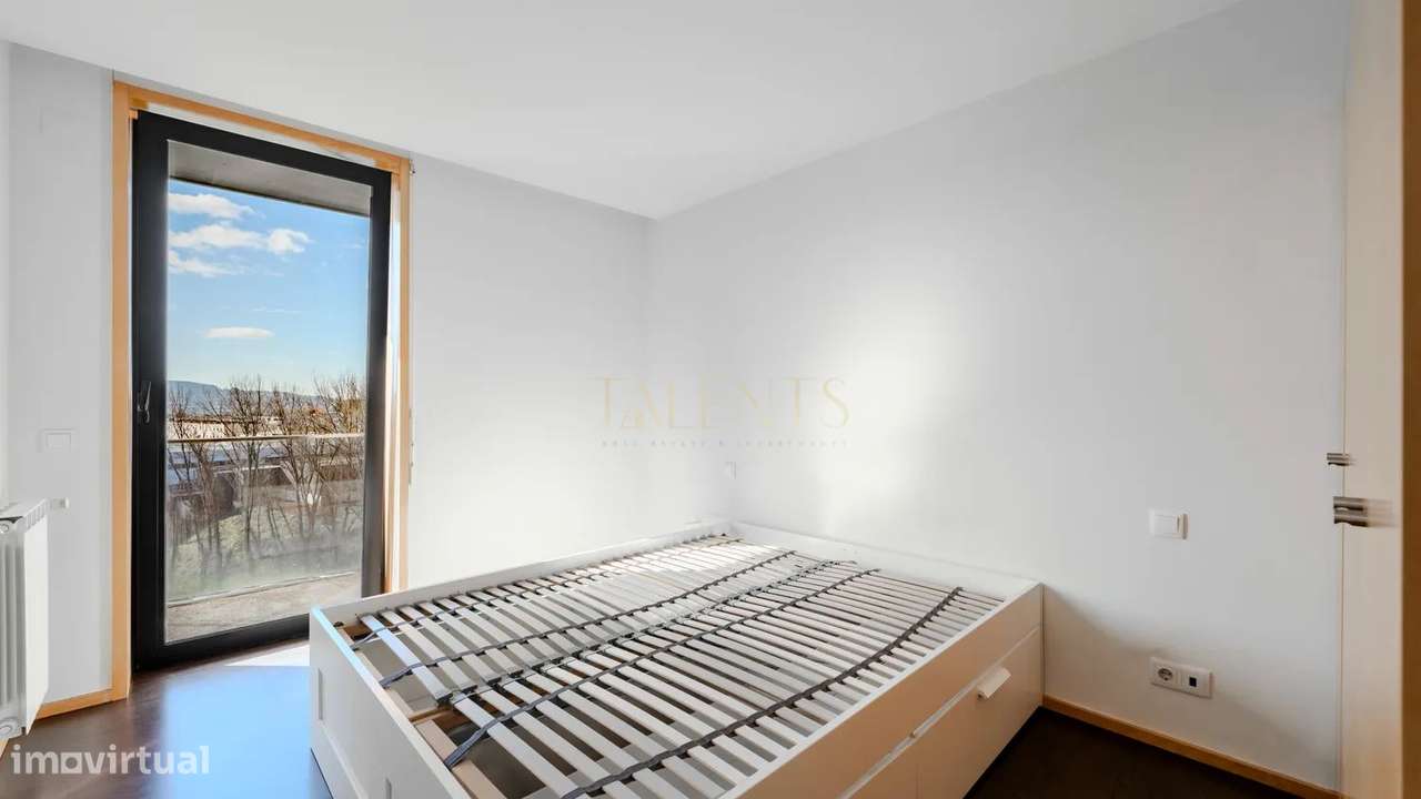 Apartamento T2 Azurém Guimaraes com Varanda Panorâmica-13