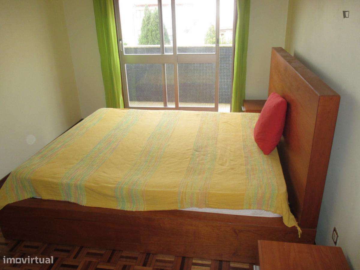 Quarto - localizado em Vila nova de gaia - Grande imagem: 4/6