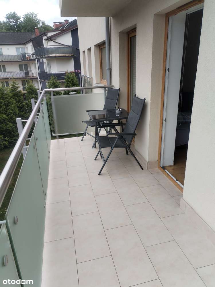 Wyposażone mieszkanie z parkingiem i piwnicą 600 m od plaży, w lesie-4