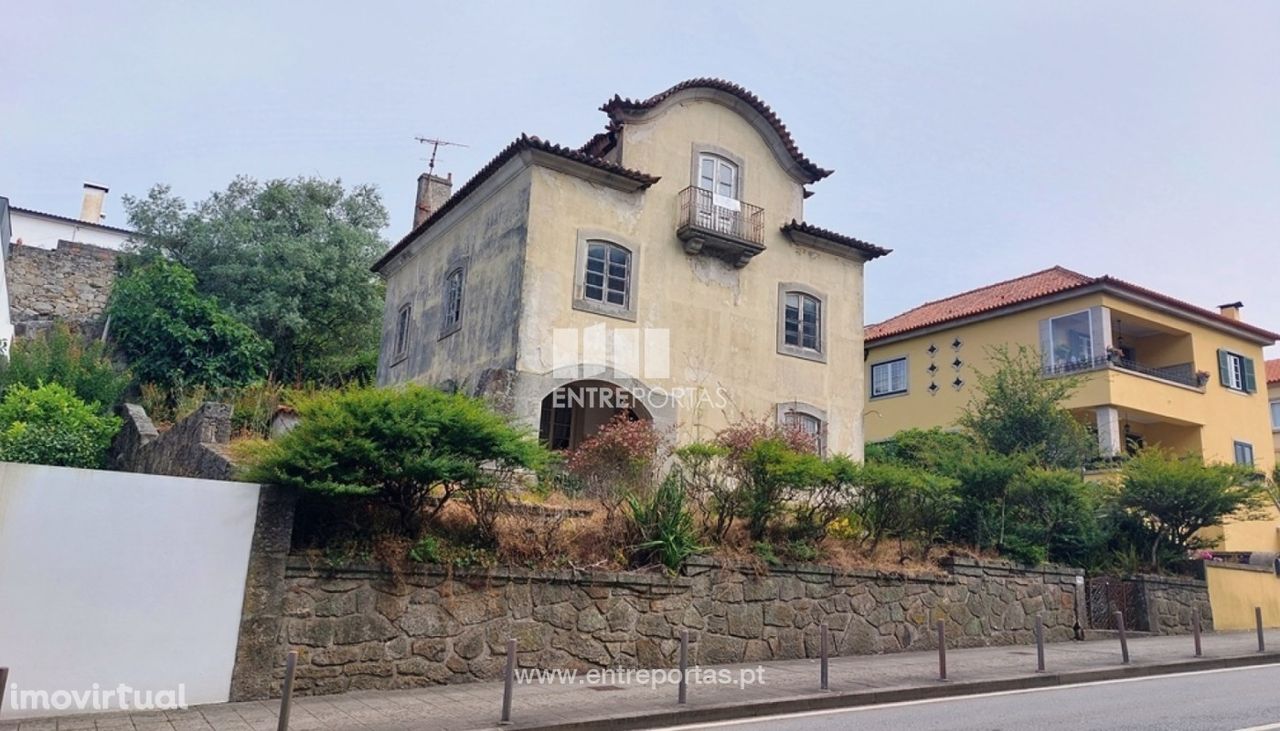 Venda de prédio com 3 pisos, Santa Maria Maior, Viana do Castelo