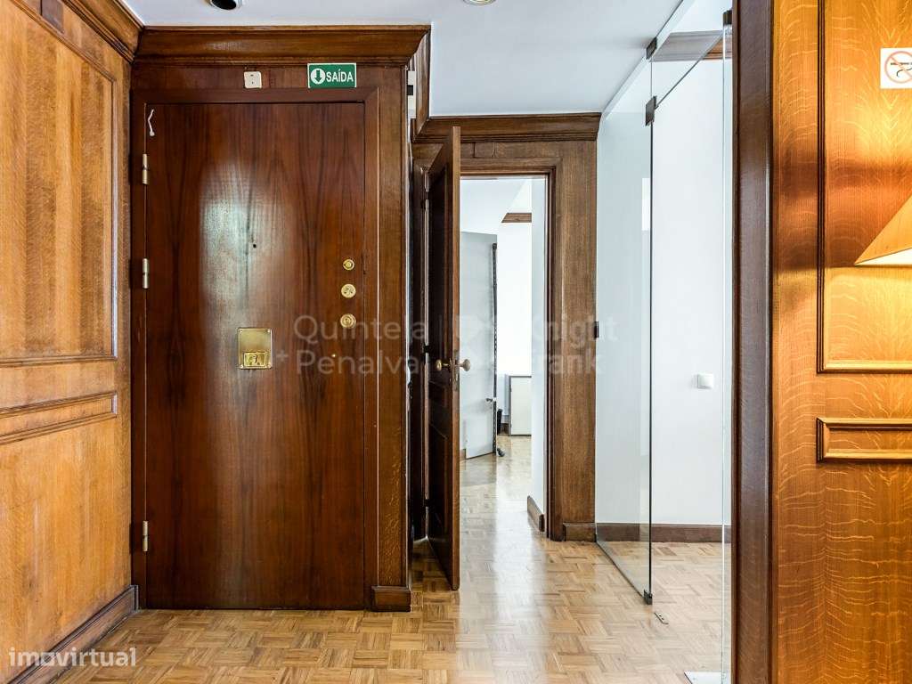 Escritório para arrendamento, sem móveis nas Avenidas Novas - Grande imagem: 4/24